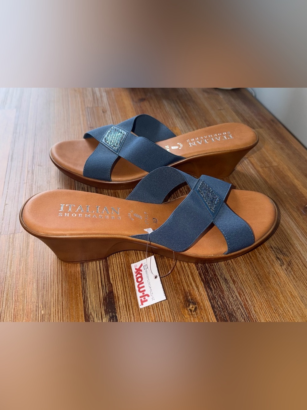 Italian Shoemakers Wedge Sandals With Crisscross Straps Women’s NEW